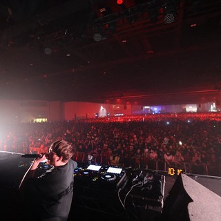 DJ Commands Massive Crowd at Wobbleland 2026