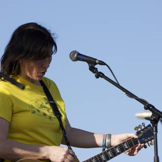 Yellow Shirted Guitarist Rocks 2008 Coachella Festival