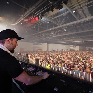 DJ Commands Massive Crowd at Wobbleland 2026