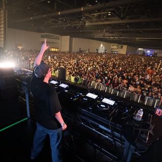 DJ Commands Massive Crowd at Wobbleland 2026