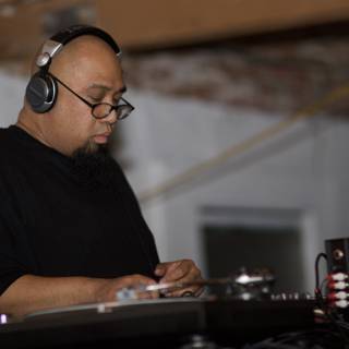 DJ Rhettmatic Drops the Beat