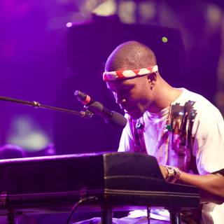 Frank Ocean Plays Keyboard at Coachella 2012