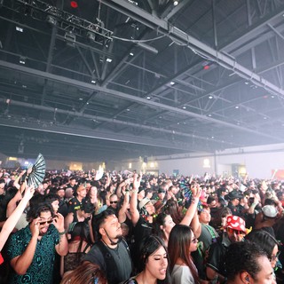 Massive Indoor Crowd Surges at Wobbleland 2026