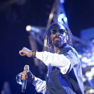 Snoop Dogg Rocks the Stage at Coachella 2012