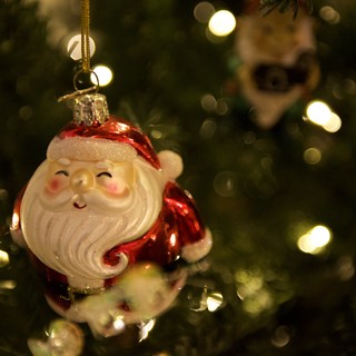 Vintage Santa Claus Christmas Tree Ornament with Bokeh Lights