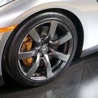 Sleek Alloy Wheel at LA Auto Show
