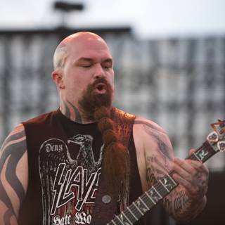 Kerry King Shreds at Big Four Festival