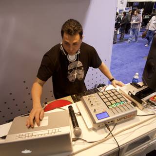 DJ Skribble Jamming on his Laptops