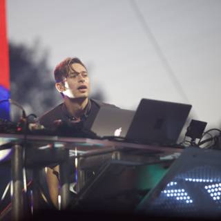 Flume rocks the stage with his laptop and microphone