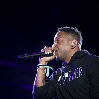 Kendrick Lamar's Solo Performance Captivates the Crowd