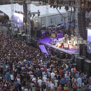 Coachella 2014: A Massive Crowd Rocks to the Beat