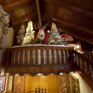 mountain lodge or resort restaurant