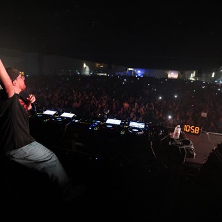 DJ Commands Massive Crowd at Wobbleland 2026