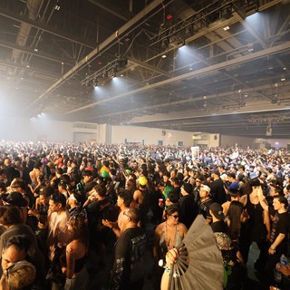Massive Indoor Crowd Packed at Wobbleland Festival 2026