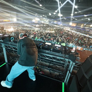 DJ Ignites Massive Indoor Rave at Wobbleland 2026