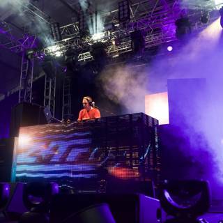 Energetic DJ sparks up Coachella Saturday