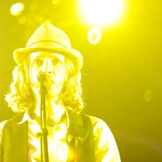 Beck's Electrifying Solo Performance