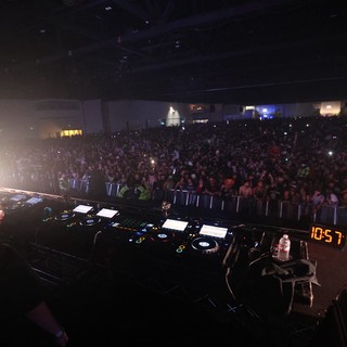 DJ Commands Massive Crowd at Wobbleland 2026