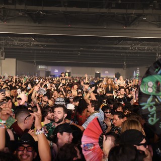 Massive Indoor Crowd Erupts at Wobbleland 2026