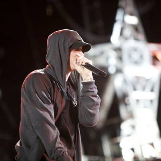 Eminem electrifies the stage at Lollapalooza