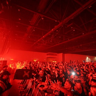 Red-Lit Crowd Surges at Wobbleland 2026 Festival