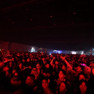 Sea of Fans Bathed in Red at Wobbleland 2026
