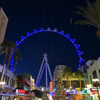 outdoor entertainment promenade