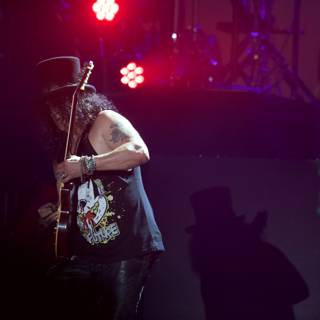 Slash Rocks Guns N Roses Concert in Atlanta