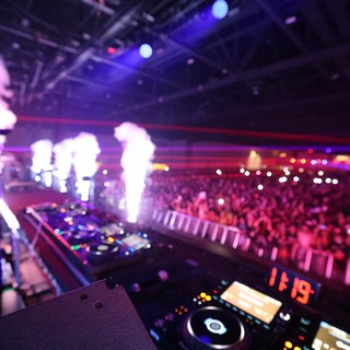 DJ Commands Massive Crowd at Wobbleland 2026