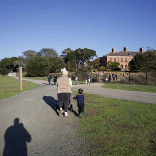Stroll Through Thistlewyck