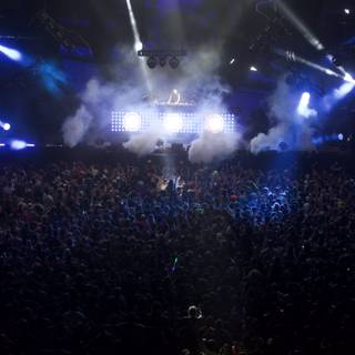 Lights, Smoke, and Crowds: The Ultimate Concert Experience
