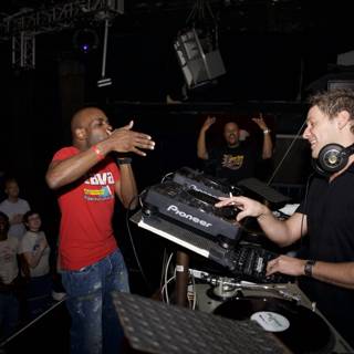 Funky Night at Funktion: John Resig and MC Q join Adam F on stage