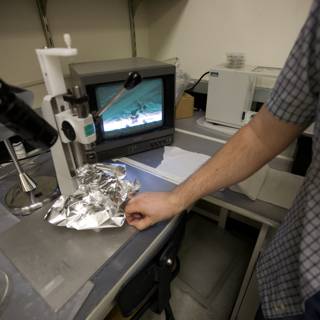 Examining Aluminium with a Microscope