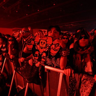 Red-Lit Crowd Surges at Wobbleland Festival 2026