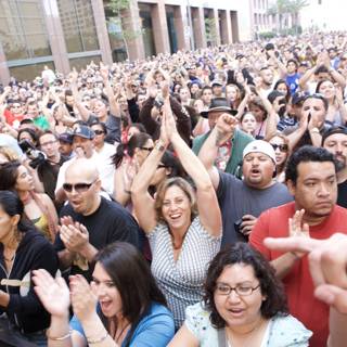 Ozomatli's Grand Performance Brings Thousands Together