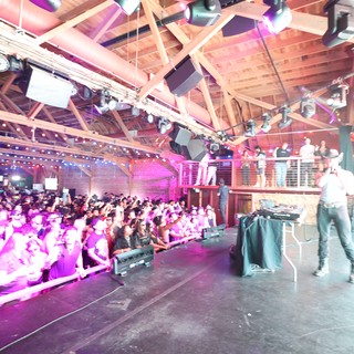 Wobbleland 2026 Festival Crowd Erupts in Purple Light