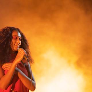 Solange Lights Up the Stage with Her Voice