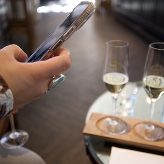 wine-tasting-room