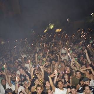 2007 EDC Concert Crowd Goes Wild!