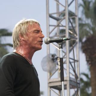 Paul Weller's Solo Mic Performance at Coachella 2009