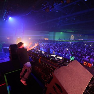 DJ Commands Massive Crowd at Wobbleland 2026
