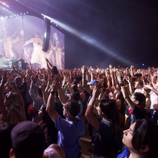 Crowd Goes Wild at Coachella 2016 Concert