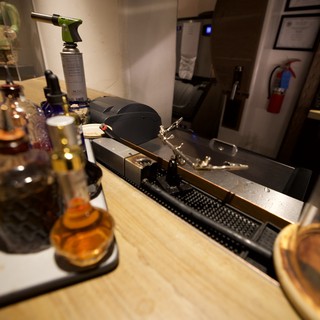 bar/lounge/listening room
