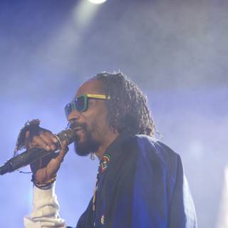 Snoop Dogg brings the house down at the 2012 Grammy Awards