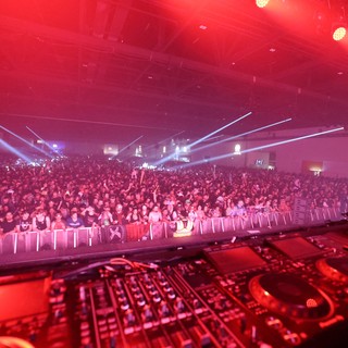 Massive Crowd Electrified at Wobbleland 2026 Festival