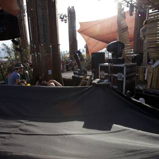 Coachella Sunday: Massive Crowd Underneath the Tent