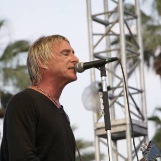 Paul Weller Rocking Out at Coachella 2009