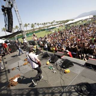 Coachella 2008: Crowd Jams Out to Energetic Music