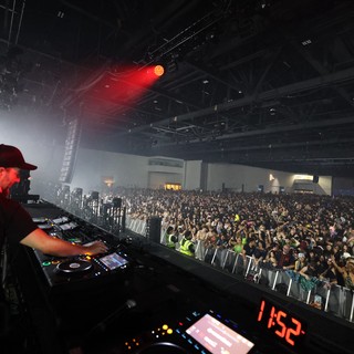 DJ Commands Massive Crowd at Wobbleland 2026