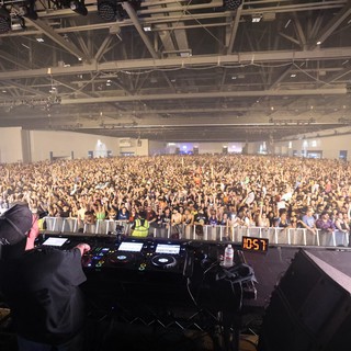 DJ Commands Massive Indoor Festival Crowd at Wobbleland